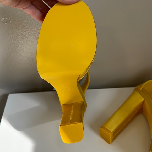 Alexander McQueen Satin Platform Ankle Strap Sandal - Picture 13 of 16